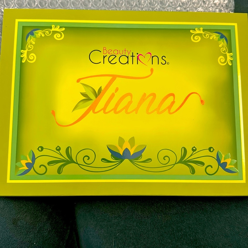 Another gorgeous palette 🎨 named Tiana
